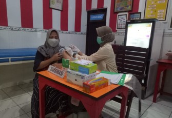 Anggota Kodim 0805/Ngawi dan KBT Terima Vaksin Ketiga Booster