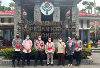Kembangkan Perkebunan Kopi di Papua, Satgas Binmas Noken Kunjungi Puslitkoka Jember