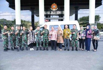 Kodiklatal Terima Hibah Mobil Ambulance Progam CSR BRI Peduli