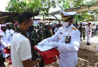  Suasana Haru Warnai Pemakaman Praka Mar (Inf) Anumerta Wilson