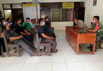 Selesaikan Permasalahan, Babinsa Desa Nanga Ngeri Ramil 1206-17/Silat Hulu Ikuti Mediasi Warganya
