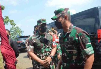 Prajurit Kodim 0802/Ponorogo Turut Amankan Kunker Wapres RI di Wilayah Kabupaten Ponorogo