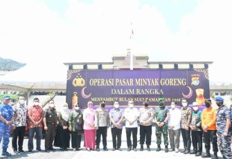 Danrem 142/Tatag dan Kapolda Sulbar Hadiri Pasar Murah Minyak Goreng