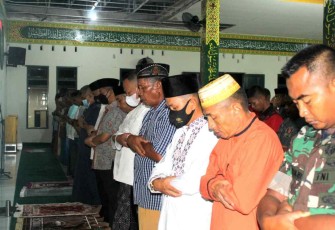 Danrem 142/Tatag Mengajak Prajurit Shalat Subuh Berjamaah
