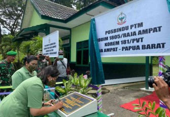 Ketua Persit KCK Daerah XVIII/Kasuari, Resmikan Pos Bindu PTM Kodim 1805/Raja Ampat