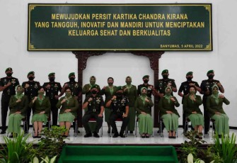 Persit KCK Koorcab Rem 071 PD IV/Diponegoro Peringati HUT Ke-76.