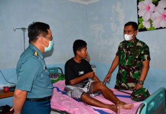 Danpasmar 3 Kunjungi Personel Satgas Mupe di RSAL dr. Oetojo Sorong