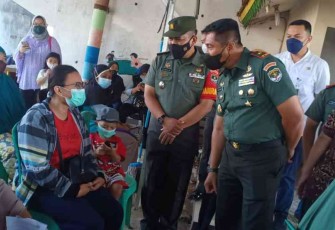 Dandim 0505/JT Dampingi Danrem 051/Wkt Tinjau Serbuan Vaksinasi di RW.08 Jatinegara