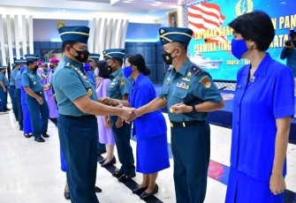  8 Perwira Tinggi TNI AL naik pangkat 