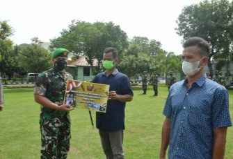 Cairkan BTPKLWN TNI Tahun 2022, Dandim 0802/Ponorogo Serahkan Secara Simbolis