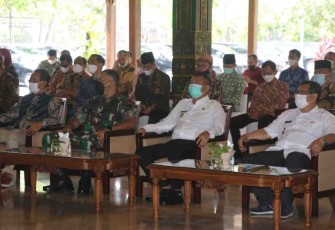 Dandim Dampingi Bupati Tulungagung Ikuti Siraman Rohani Bulan Suci Ramadhan 1443 H