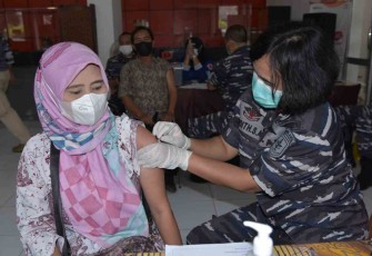 Cegah Penularan Covid-19 di Bulan Ramadhan, Kolinlamil Gelar Vaksinasi Booster di Kantor Pos 