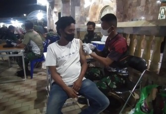 Manfaatkan Momentum Bulan Ramadhan, Kodim 1001/HSU-BLG  Gelar Serbuan Vaksinasi Malam Hari