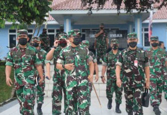 Pangkoopsud I Meninjau AWR Salatri Lanud Atang Sanjaya Bogor dan Satrad 216 Cibalimbing Sukabumi