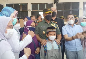 Dandim 0505/JT Dampingi Pangdam Jaya Tinjau Serbuan Vaksinasi di PPKD Pondok Kelapa