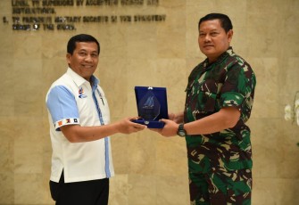 Kasal menerima kunjungan Ketum Porlasi di Mabesal