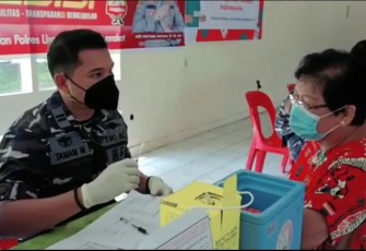 Vaksinasi Covid-19, oleh Nakes Lanal Dabo Singkep
