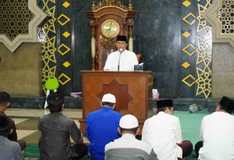 Danrem 091/ASN mengajak jamaah meningkatkan kadar keimanan dalam momentum bulan suci Ramadan. Senin (25/4/2022)