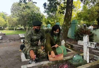 Danyonarmed 12 Kostrad ziarah ke TMP. Rabu (27/4/2022)