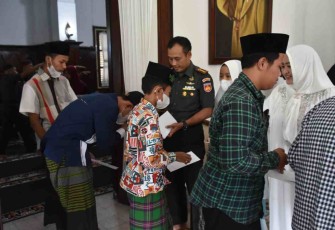 Santunan anak yatim piatu di ponpes Ittihadul Hasna