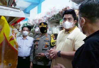 Roby saat Sidak Pasar dan Swalayan