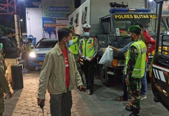 Operasi yustisi Kodim Blitar bersama instansi terkait