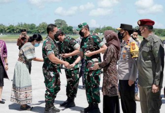 Kedatangan Panglima TNI di bandara I Gusti Ngurah Rai Bali. Jum'at (06/05/2022)