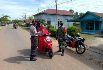 Operasi PPKM bagikan masker. Jum'at (06/05/2022)