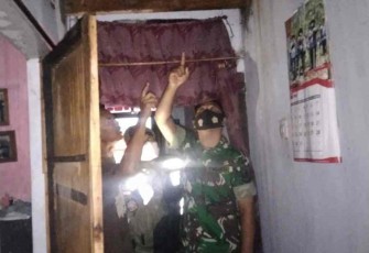 Sigap bantu padamkan kobaran api di rumah warga binaan. Jum'at (06/05/2022)