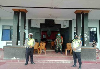 Pengamanan ibadah Minggu di gereja GKPPD Salak kota. Minggu (08/05/2022)