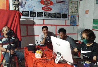 Pelayanan kepada masyarakat, oleh Dinas Dukcapil Kota Bitung, Senin (9/5/2022)