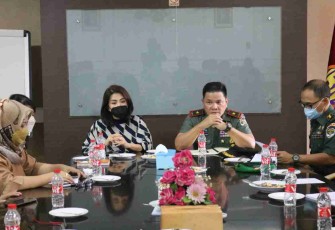 Danrem 052/Wkr saat pertemuan pembahasan pelatihan kerja gratis di Yayasan ASMI Jakarta. Rabu (11/05/2022)