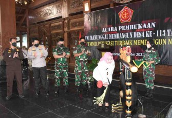 Wakil Bupati Ponorogo resmi membuka TMMD Ke 113 Kodim 0802/Ponorogo. Rabu (11/05/2022)