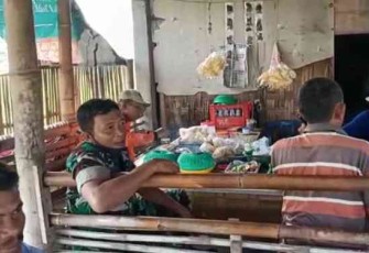 Komsos bersama warga binaan di warung. Sabtu (14/05/2022)