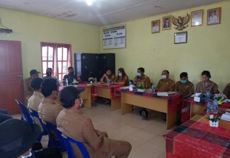 Suasana rapat koordinasi di Kecamatan Tigabaru. Sabtu (14/05/2022)