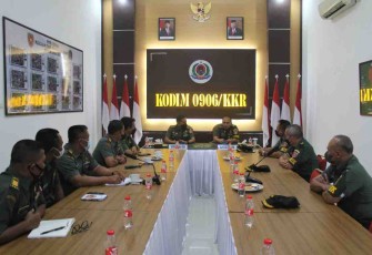 Dandim saat menerima Tim Wasrik di ruang rapat Makodim. Jum'at (13/05/2022)