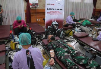 Donor darah sambut HUT ke 65 Kodam IX/Udayana. Sabtu (14/05/2022)