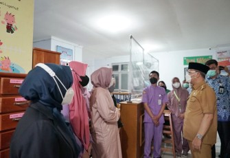 Gubernur Rohidin, usai pertemuan dengan para jajaran, dokter, perawat, hingga mahasiswa coas yang bertugas di RSMY, Selasa (17/5/2022)