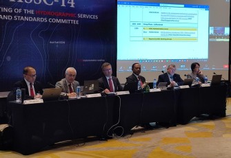 Danpushidrosal (tengah) saat menghadiri Internasional HSSC KE-14 di Bali. Selasa (17/05/2022)