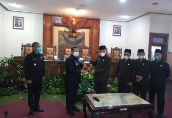 Rapat paripurna DPRD Tulungagung, Rabu (18/5/2022)