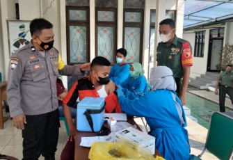 Vaksinasi warga binaan di Kelurahan Bangunsari. Rabu (18/05/2022)