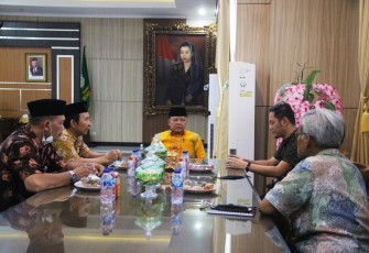 Audiensi Investor Pembangkit Listrik Tenaga Mikrohidro (PLTMH) Sengak 1 (PT. APCA Tirta Engineering) bersama Gubernur Bengkulu, di ruang kerja gubernur, Kamis (19/05/2022).