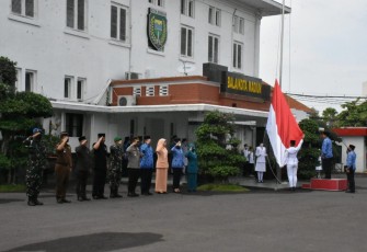 Upacara peringatan Harkitnas di halaman kantor Walikota Madiun. Jum'at (20/05/2022).