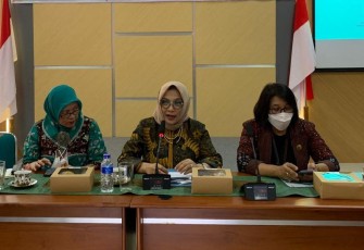 Deputy Kewirausahaan KemenkopUKM Siti Azizah saat FGD di Yogyakarta 
