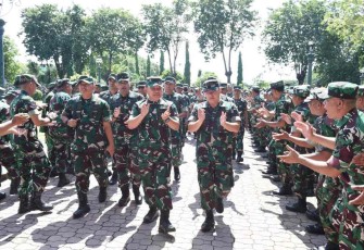Yel yel prajurit Kodam V/Brawijaya sambut Kasad 