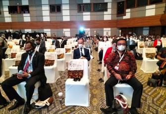 Wali Kota Bitung ,Ir. Maurits Mantiri, depan kanan, saat mengikuti Platform Global untuk pengurangan risiko bencana Global Platform For Disaster Risk Reduction(GPDRR) Ke-7, di Nusa Dua Bali, Senin (23/5/2022)