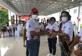 Bunda literasi saat menerima kunjungan Road Show Perpustakaan dan Kearsipan