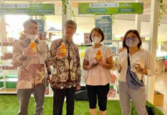 Eddy Satriya (tengah) saat bersama pelaku UMKM di hotel Mercure Kuta Bali