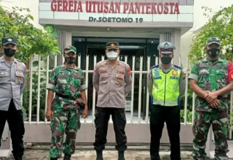 Aparat gabungan TNI -Polri amankan ibadah gereja