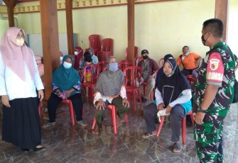 Vaksinasi booster warga binaan di pendopo desa Kwangsen